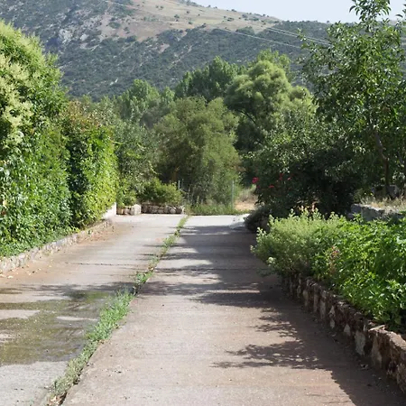Ξενώνας Ιι Σε Αγροικία Με Τζακι Kalavryta Exteriér fotografie